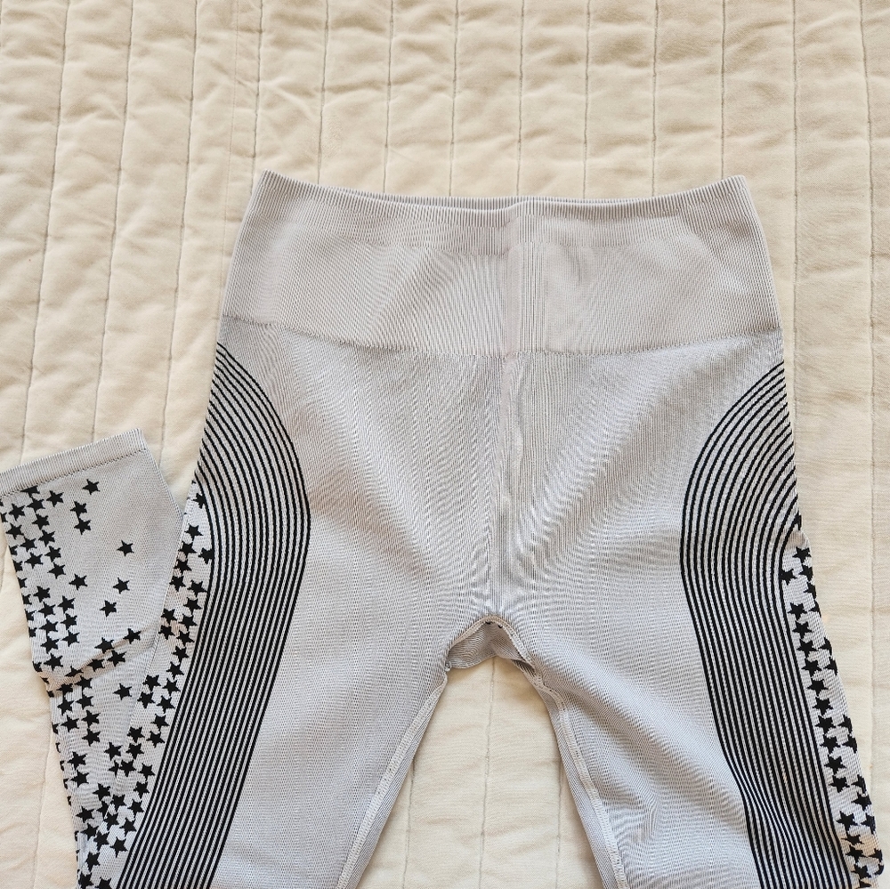 Fabletics Ribbed Legging - image 2